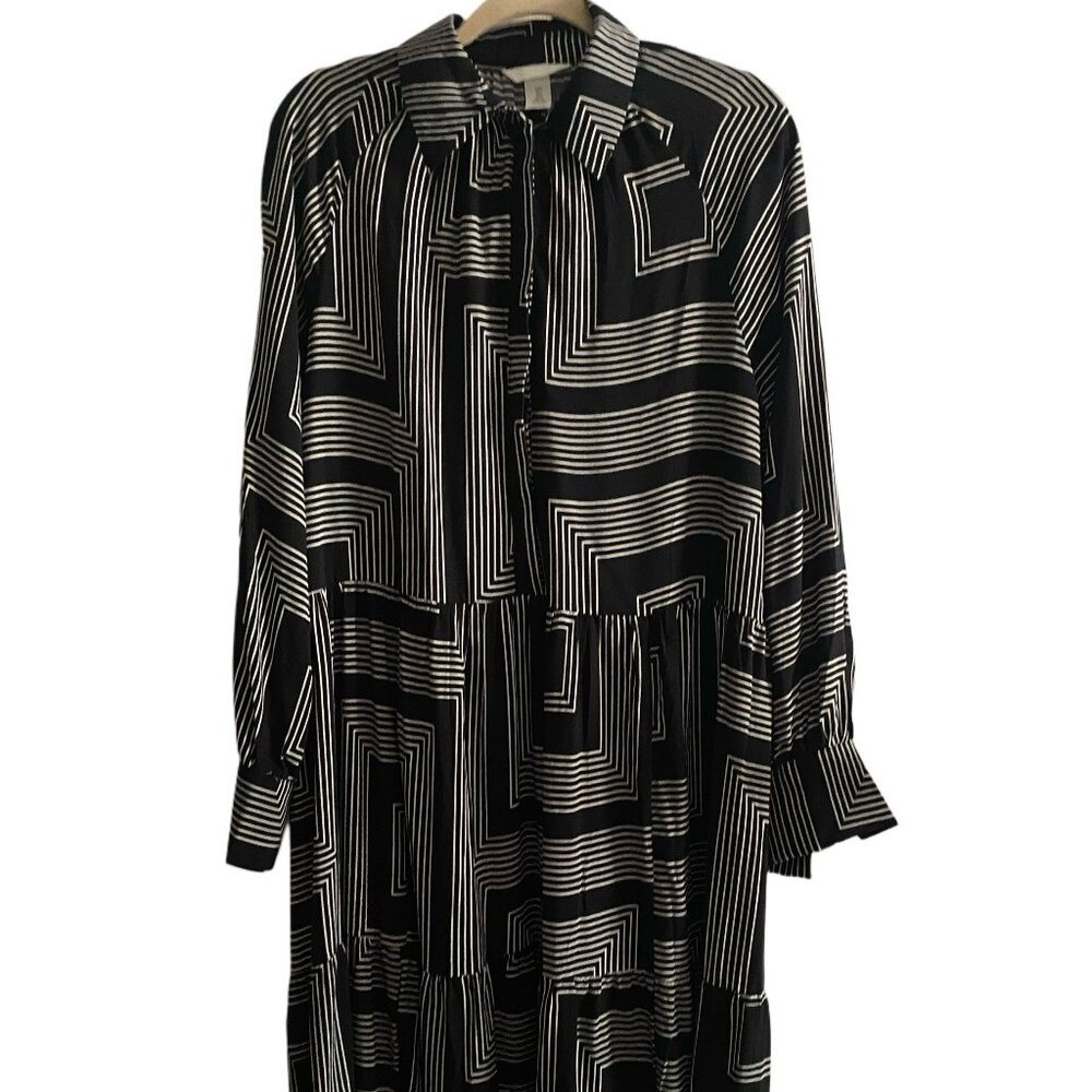 H and M black and white long sleeve dress (NWT)